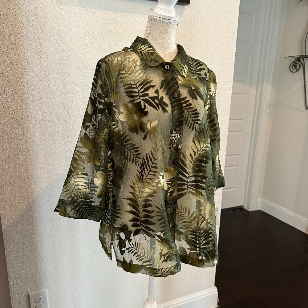 TANJAY Semi Sheer Green Floral Shirt - 16 - Picture 10 of 12